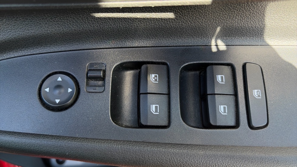 Hyundai i20 1.0T GDi 48V MHD SE Connect 5dr Petrol Hatchback - Image 23