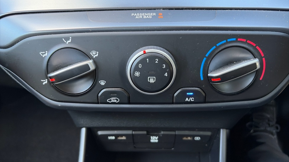 Hyundai i20 1.0T GDi 48V MHD SE Connect 5dr Petrol Hatchback - Image 28