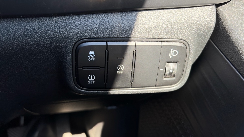 Hyundai i20 1.0T GDi 48V MHD SE Connect 5dr Petrol Hatchback - Image 31