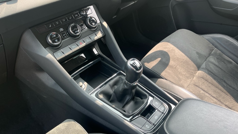 Skoda Karoq 1.5 TSI SE L 5dr Petrol Estate - Image 13