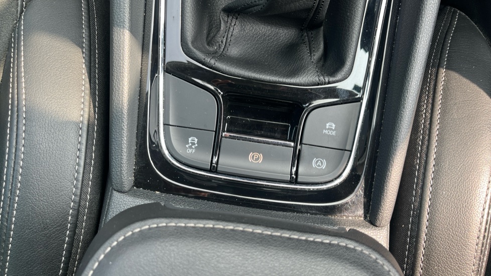Skoda Karoq 1.5 TSI SE L 5dr Petrol Estate - Image 23