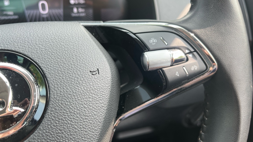 Skoda Karoq 1.5 TSI SE L 5dr Petrol Estate - Image 25