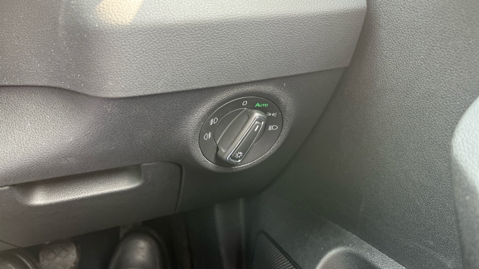 Skoda Karoq 1.5 TSI SE L 5dr Petrol Estate - Image 26