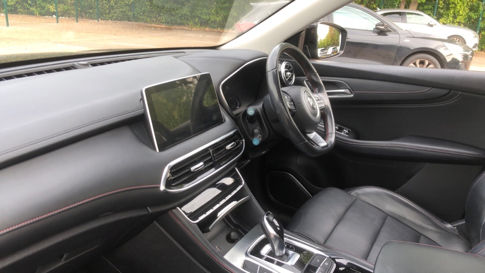 MG HS 1.5 T-GDI Excite 5dr DCT Petrol Hatchback - Image 9
