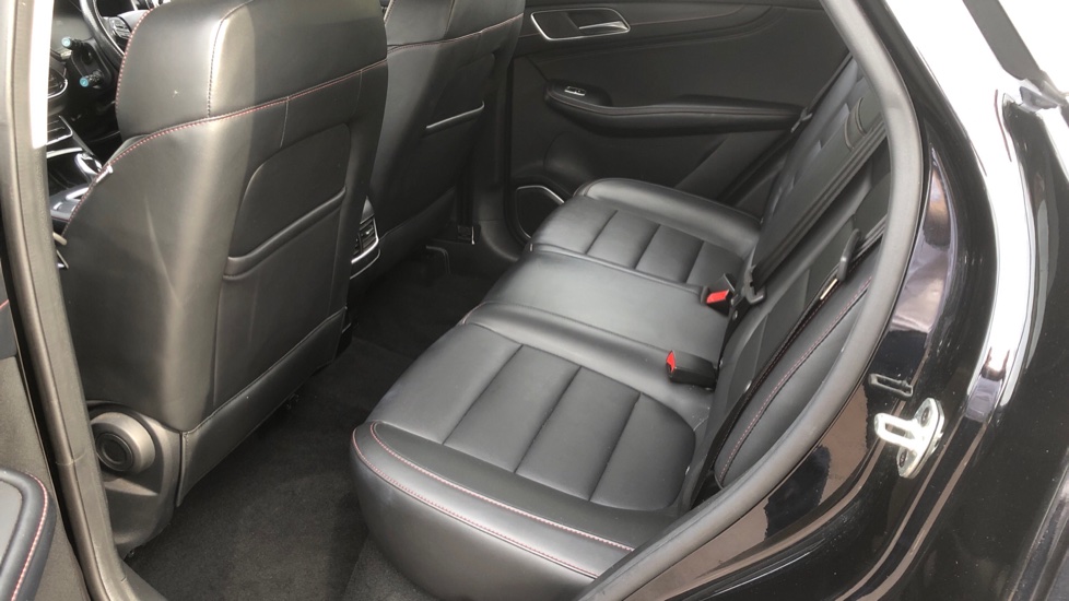 MG HS 1.5 T-GDI Excite 5dr DCT Petrol Hatchback - Image 16
