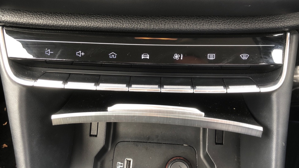MG HS 1.5 T-GDI Excite 5dr DCT Petrol Hatchback - Image 23