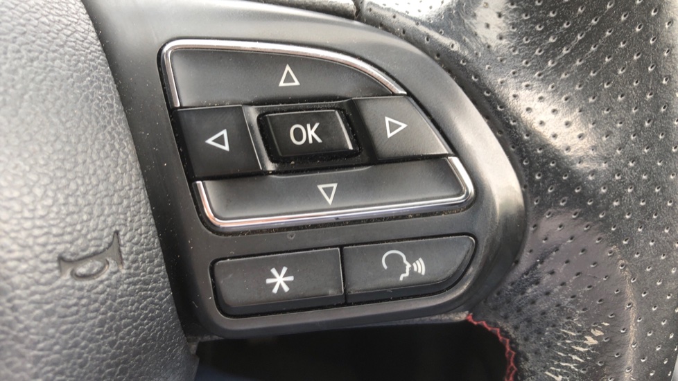 MG HS 1.5 T-GDI Excite 5dr DCT Petrol Hatchback - Image 32