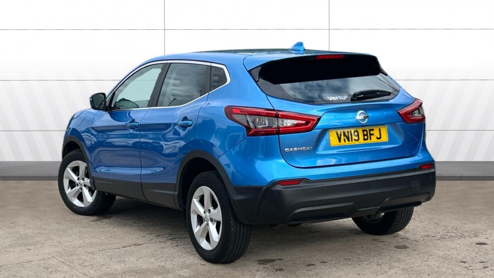 Nissan Qashqai 1.3 DiG-T Acenta Premium 5dr Petrol Hatchback - Image 2