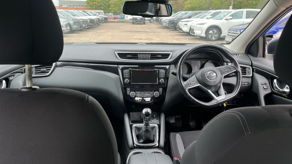 Nissan Qashqai 1.3 DiG-T Acenta Premium 5dr Petrol Hatchback - Image 10