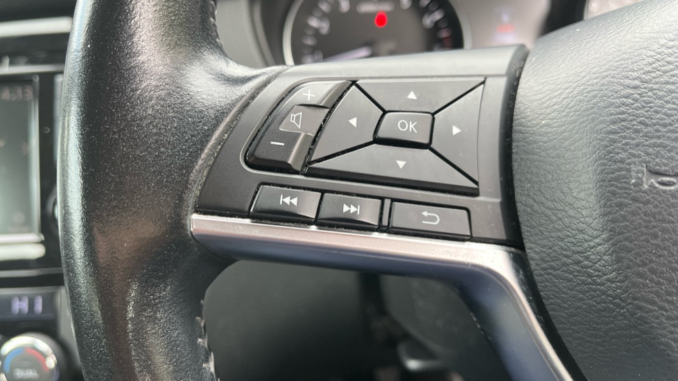 Nissan Qashqai 1.3 DiG-T Acenta Premium 5dr Petrol Hatchback - Image 24