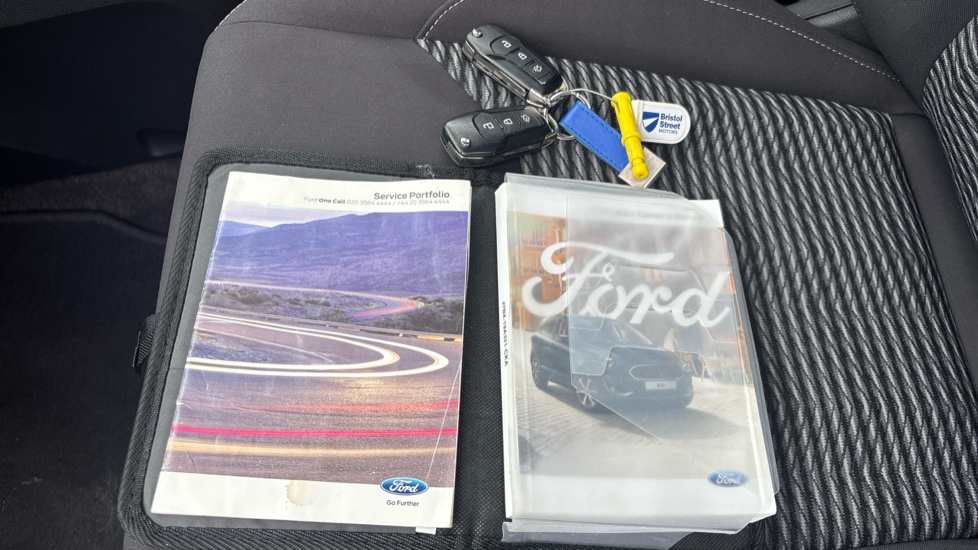 Ford KA+ 1.2 85 Zetec 5dr Petrol Hatchback - Image 19