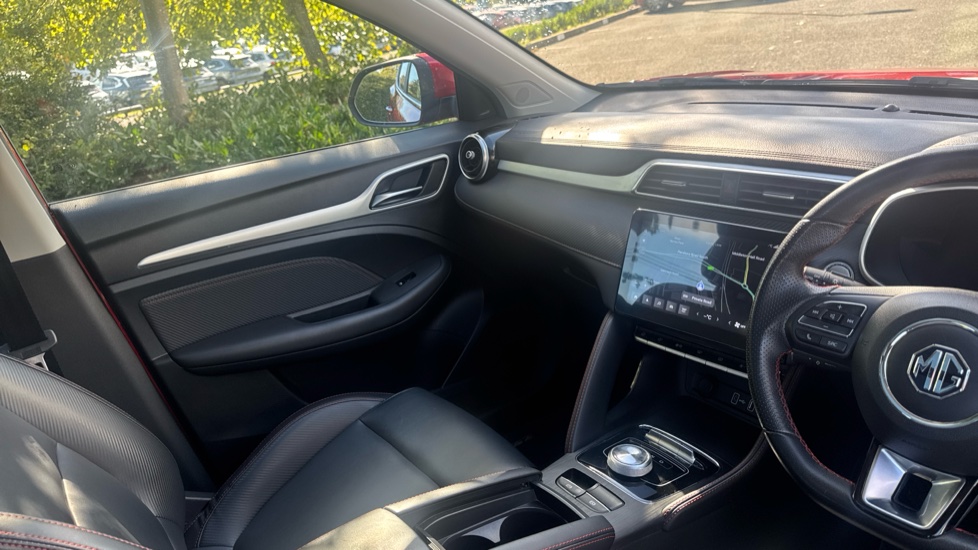 MG ZS 115kW Trophy Connect EV Long Range73kWh 5dr Auto Electric Hatchback - Image 14