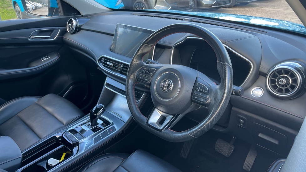 MG HS 1.5 T-GDI Excite 5dr DCT Petrol Hatchback - Image 11