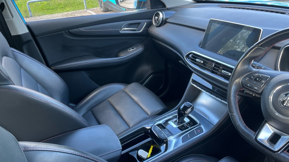 MG HS 1.5 T-GDI Excite 5dr DCT Petrol Hatchback - Image 14