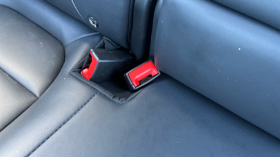 MG HS 1.5 T-GDI Excite 5dr DCT Petrol Hatchback - Image 17