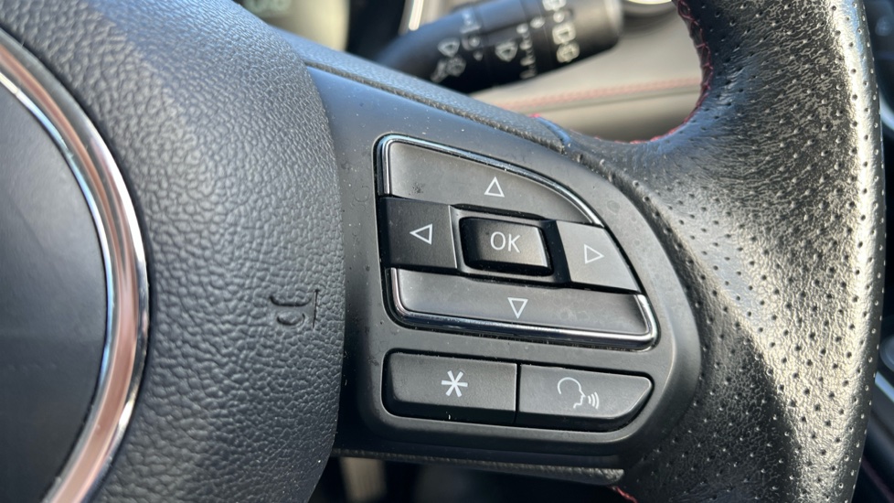 MG HS 1.5 T-GDI Excite 5dr DCT Petrol Hatchback - Image 25