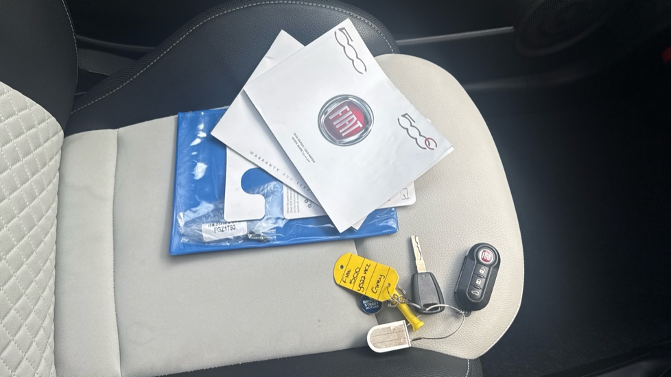Fiat 500 1.0 Mild Hybrid Dolcevita [Part Leather] 3dr Petrol Hatchback - Image 19