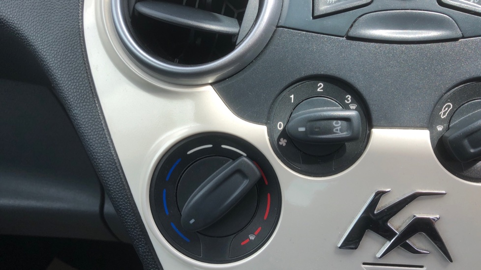 Ford Ka 1.2 Zetec 3dr [Start Stop] Petrol Hatchback - Image 21