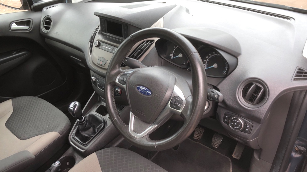 Ford Tourneo Courier 1.0 EcoBoost Zetec 5dr Petrol Estate - Image 11