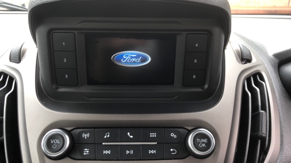 Ford Tourneo Courier 1.0 EcoBoost Zetec 5dr Petrol Estate - Image 12