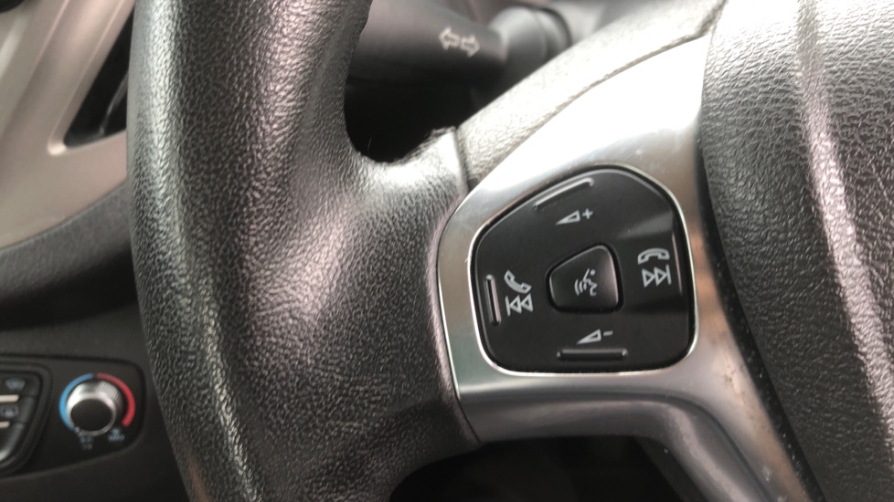 Ford Tourneo Courier 1.0 EcoBoost Zetec 5dr Petrol Estate - Image 23