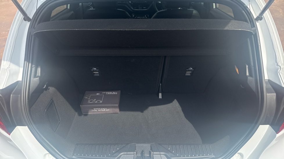 Ford Fiesta 1.0 EcoBoost Hybrid mHEV 155 ST-Line X Edition 5dr Petrol Hatchback - Image 4