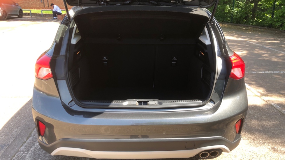 Ford Focus 1.0 EcoBoost 125 Active 5dr Petrol Hatchback - Image 4