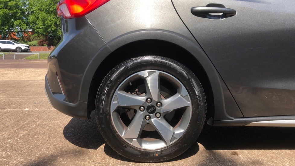 Ford Focus 1.0 EcoBoost 125 Active 5dr Petrol Hatchback - Image 7