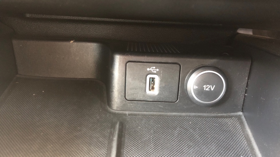 Ford Focus 1.0 EcoBoost 125 Active 5dr Petrol Hatchback - Image 25