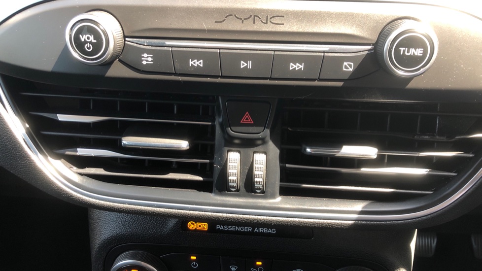 Ford Focus 1.0 EcoBoost 125 Active 5dr Petrol Hatchback - Image 26