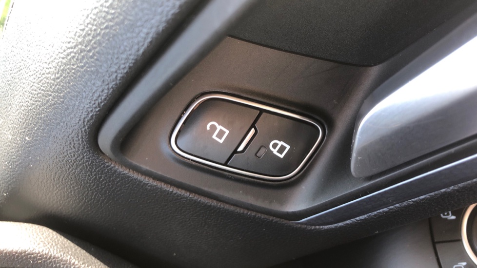 Ford Focus 1.0 EcoBoost 125 Active 5dr Petrol Hatchback - Image 29