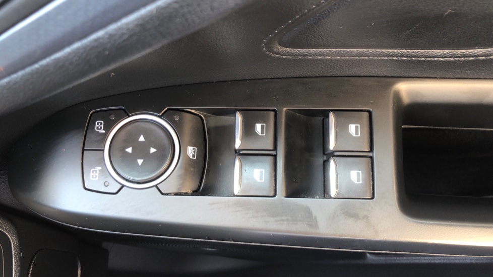 Ford Focus 1.0 EcoBoost 125 Active 5dr Petrol Hatchback - Image 30