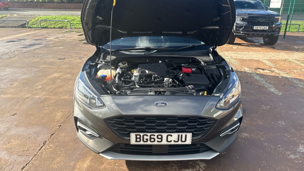 Ford Focus 1.0 EcoBoost 125 Active X 5dr Petrol Hatchback - Image 8