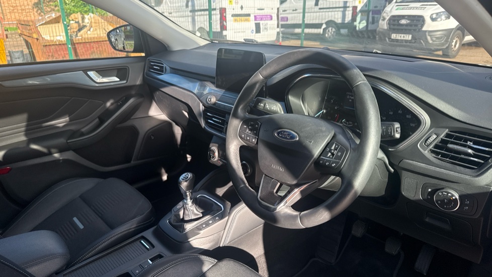 Ford Focus 1.0 EcoBoost 125 Active X 5dr Petrol Hatchback - Image 11