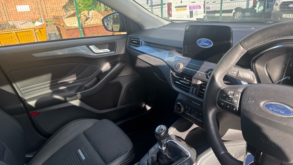 Ford Focus 1.0 EcoBoost 125 Active X 5dr Petrol Hatchback - Image 14