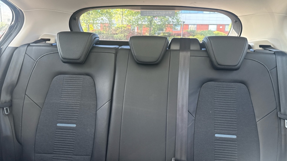 Ford Focus 1.0 EcoBoost 125 Active X 5dr Petrol Hatchback - Image 15