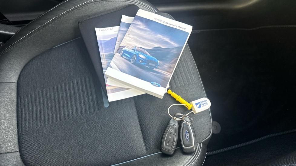 Ford Focus 1.0 EcoBoost 125 Active X 5dr Petrol Hatchback - Image 19