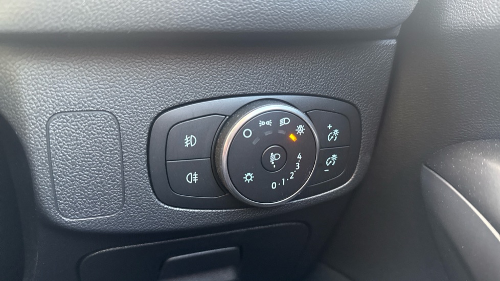 Ford Focus 1.0 EcoBoost 125 Active X 5dr Petrol Hatchback - Image 23
