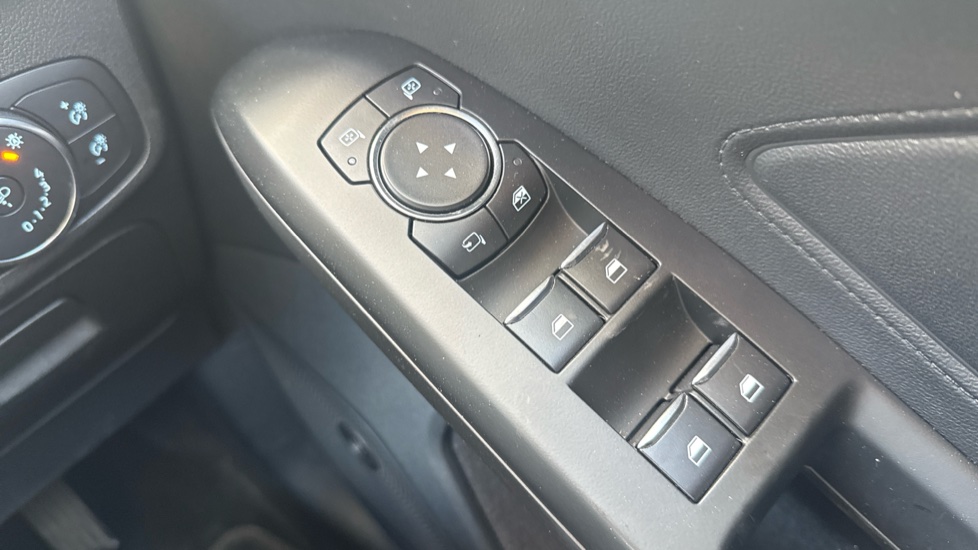 Ford Focus 1.0 EcoBoost 125 Active X 5dr Petrol Hatchback - Image 24