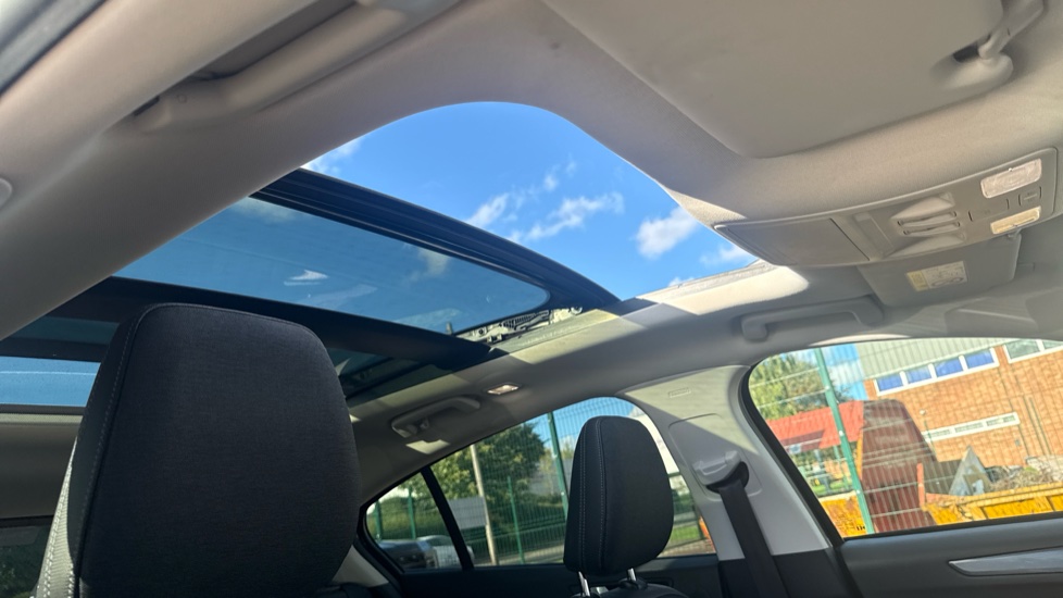 Ford Focus 1.0 EcoBoost 125 Active X 5dr Petrol Hatchback - Image 35