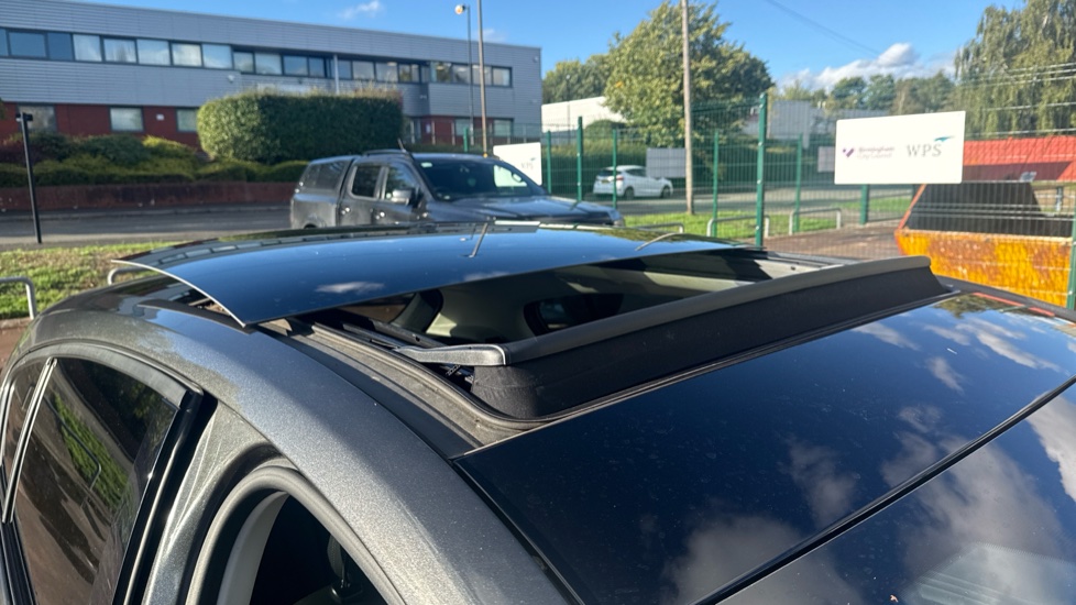 Ford Focus 1.0 EcoBoost 125 Active X 5dr Petrol Hatchback - Image 36