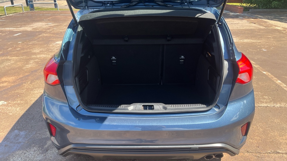 Ford Focus 1.0 EcoBoost 125 ST-Line 5dr Petrol Hatchback - Image 4