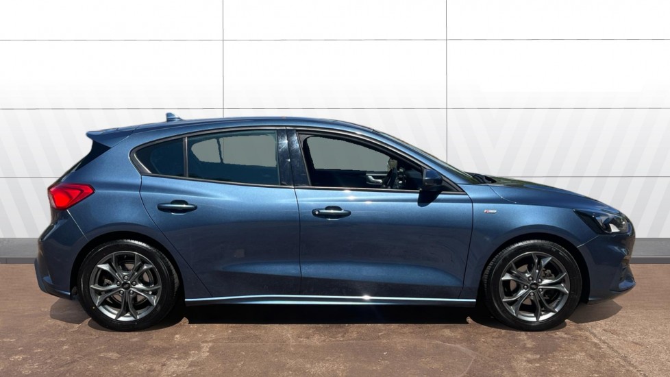 Ford Focus 1.0 EcoBoost 125 ST-Line 5dr Petrol Hatchback - Image 5
