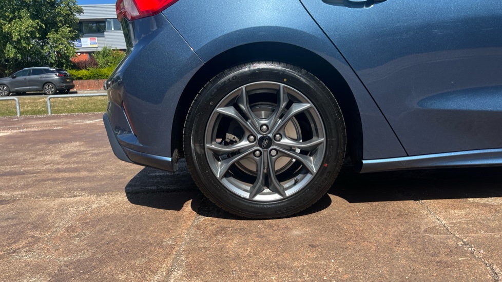 Ford Focus 1.0 EcoBoost 125 ST-Line 5dr Petrol Hatchback - Image 7