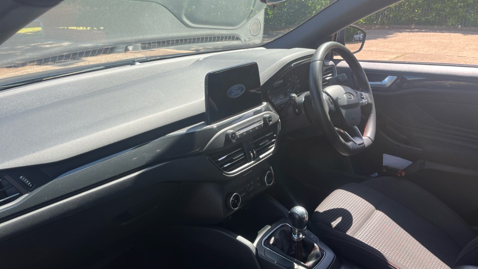 Ford Focus 1.0 EcoBoost 125 ST-Line 5dr Petrol Hatchback - Image 9