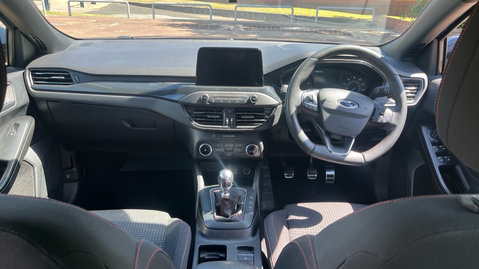 Ford Focus 1.0 EcoBoost 125 ST-Line 5dr Petrol Hatchback - Image 10