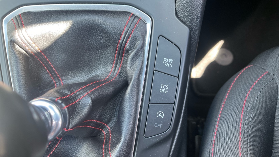 Ford Focus 1.0 EcoBoost 125 ST-Line 5dr Petrol Hatchback - Image 21