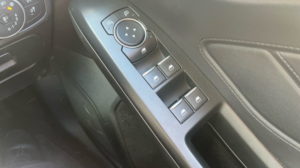 Ford Focus 1.0 EcoBoost 125 ST-Line 5dr Petrol Hatchback - Image 27