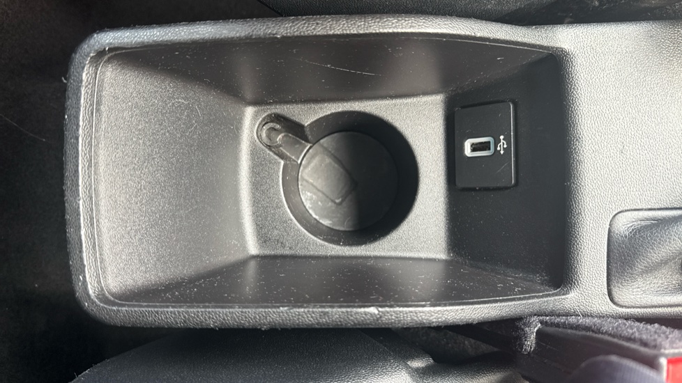 Ford Fiesta 1.0 EcoBoost 140 ST-Line 5dr Petrol Hatchback - Image 30