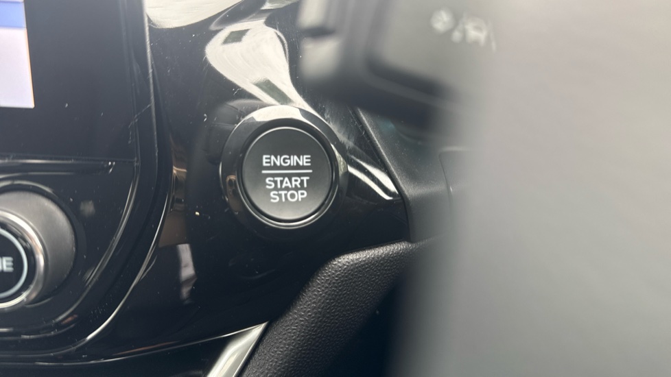 Ford Fiesta 1.0 EcoBoost Titanium 5dr Petrol Hatchback - Image 29